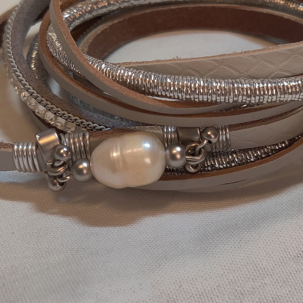 Layered silver wrap bracelet - Picture 3 of 6